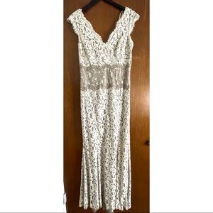 Tadashi Shoji lace formal dress [ size 10 ]